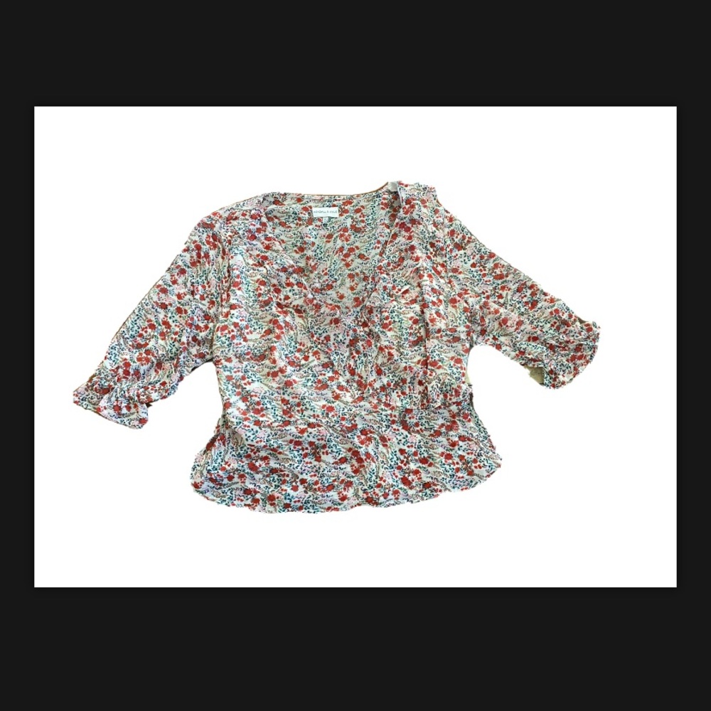 Kendall & Kylie Wild Flower Wrap Top, Women’s size: 16
